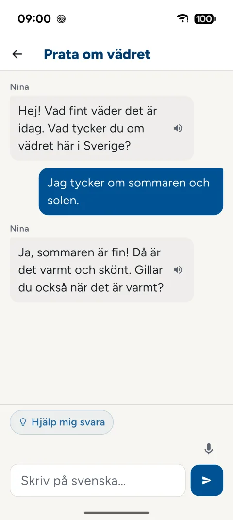 Samtal med AI i SFI Prov om vädret, med knappen Hjälp mig svara som ger förslag